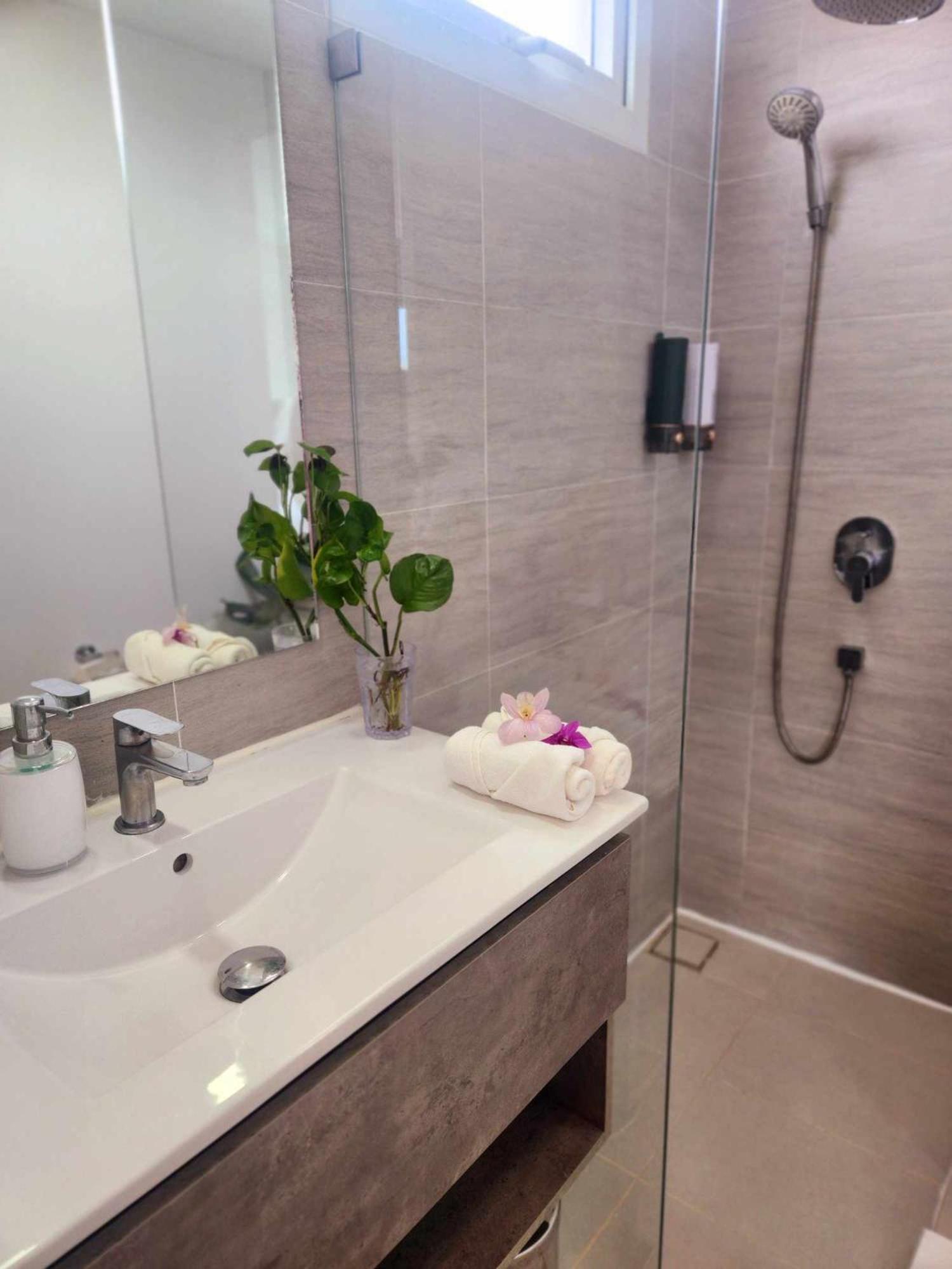 ทีพักติดหาดแหลม​แม่พิมพ์​Mantra Condo​ Rayong​ Ban Ang المظهر الخارجي الصورة